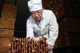 中国这座垃圾处理中心，养了10亿只蟑螂，每天消灭50吨餐厨垃圾！