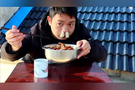 狗肉秘制方法远近闻名，原来是这样做的，真是越吃越想吃视频封面