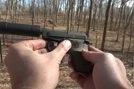 贝雷塔山猫 22LR 隐蔽型手枪视频封面