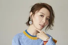 同台不同运，周笔畅出道至今稳居一线，黄雅莉想上《快本》惨被拒视频封面