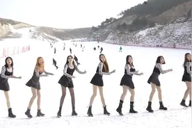山西一女团滑雪场内穿短裙跳舞被撞，滑雪场：设计好的拍摄场景视频封面