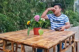 有桌子却没凳子怎么办呢，那就自己动手做一个。