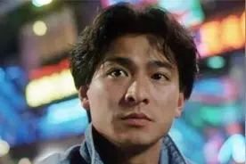 刘德华有多恐怖？1996年一人收入顶三大天王总和，片酬仅次成龙视频封面