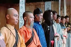 影视：十大顶尖高手踢馆，每个都有必杀绝技，武馆派出一个死一个视频封面