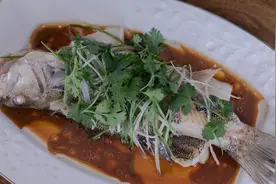 种草《中餐厅》林大厨的清蒸鱼，真的是又鲜又嫩，快点收藏起来