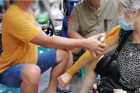 男子街头卖蛇酒治风湿，试验药效有模有样，医生支招识穿“猫腻”视频封面