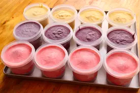 夏天自己在家做冰淇淋，再也不用出去买了，方法简单，奶味浓郁