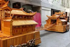 72岁老兵用3年精雕微缩飞夺泸定桥：榫卯结构，2600多件辅件组成视频封面