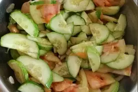 分享酸爽可口的凉拌菜，简单方便，夏天餐桌上少不了的美食