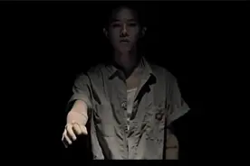 权志龙的才华毋庸置疑，睡个觉就作了这首歌：BIGBANG《谎言》MV视频封面