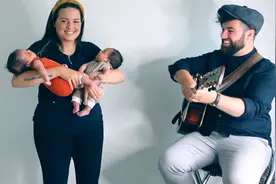 三分钟看完双胞胎孕妈妈孕期身材变化，这肚子大的也是没谁了！视频封面