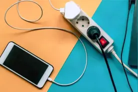 手机充电速度取决于充电头还是数据线？看完你就懂了！视频封面