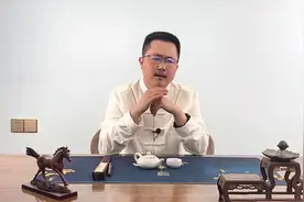 手指缝宽的人漏财吗？怎么从手指指缝看一个人的运势「柳明先生」视频封面