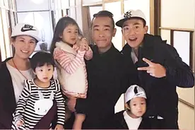 小泡芙近照曝光长发飘逸 网友大赞女大十八变，嗯哼男大十八变视频封面