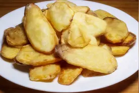 炸土豆片焦香酥脆的诀窍，这一步至关重要，学会再也不用点外卖了视频封面