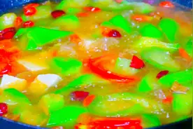 丝瓜汤清爽好吃有技巧，这做法汤鲜美味营养，实在是一大锅不够吃