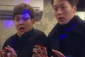 当两个钢铁直男不小心扑在一起被误会时，结果笑不活了堪称名场面视频封面