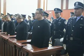 揭秘孙小果案调查细节：关系网涉及众多公职人员，最高到正厅干部视频封面