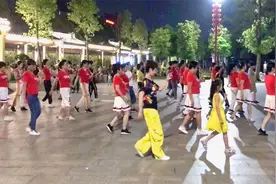 2分钟学会恰恰小4步《如果就这么老了》一跳就停不下来视频封面