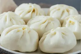 蒸包子总会碰到不白不光滑不蓬松这些问题？老师傅教你解决方法