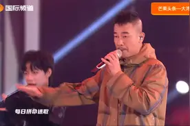 陈小春演唱《友情岁月》经典重燃 是谁的dna动了视频封面