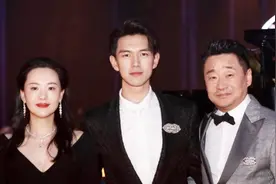 李现真实身份是富二代？母亲职业曝光，网友：贫穷再次限制你想象