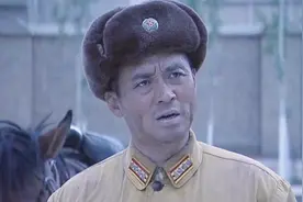 导弹部队断粮数日，基地司令员到军区借粮，门卫不让进司令员急了视频封面