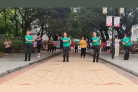 经典老歌广场舞《采茶舞曲》动作简单优美，合适大众