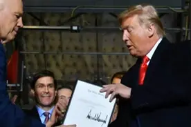 特朗普签署法案 正式批准设立美国第六个军种——太空军视频封面