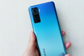 iQOO 5开箱视频封面