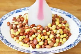 自从学会红黄豆的这种做法，我家孩子天天点名要吃，一上桌就抢光