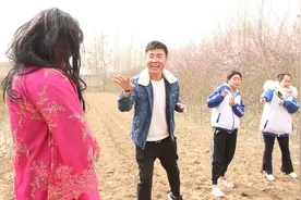 短剧：二舅高兴的去见网友，结果发现网友是个“男的”，怎么回事视频封面