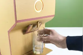 推压式的自助饮水机，看看手工达人是如何用纸板制作的！视频封面