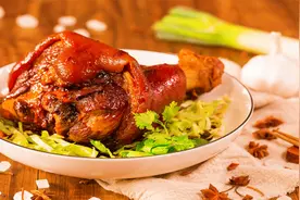 酱油为什么是咸的？酱油中自带盐吗？一起来弄清两种调味品的关系视频封面