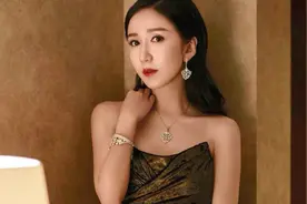 娄艺潇性感典雅写真高清视频欣赏视频封面