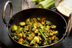 肾结石多是吃出来的，这1味蔬菜不可贪，加重肾脏负担，不排毒！视频封面