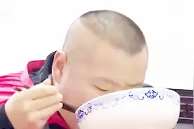 岳云鹏面馆一碗面106元，却为何没人吐槽？网友：一分价钱一分货视频封面
