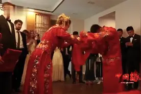 中国缘：英国女孩的成都婚礼，父母到中国参加，语言不通却很和睦视频封面
