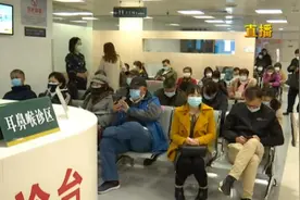 嗓子咽口水都疼是怎么回事？医生教你几招，只喝水可不管用视频封面