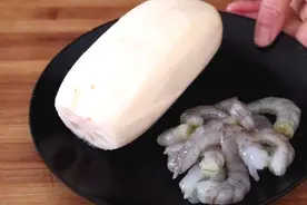一个连藕，半碗虾仁，这样做太好吃了，外酥里脆，一口下去满口香视频封面