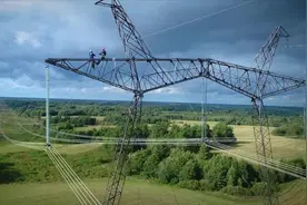 高压线是如何架设安装的，你以为像你想的那么简单？