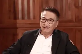 吴孟达身体健康告急，一天竟抽四包烟喝酒到疯狂，直言：自己活该视频封面