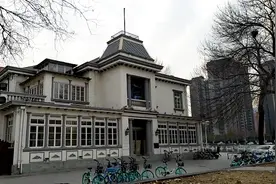 天津河北区建国道的两端，巧了！居然刚好被两座原租界领事馆占据视频封面