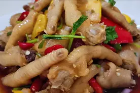 最近比较火的一道网红凉拌鸡爪，教程公开，学会可别吃上瘾了