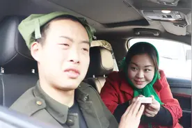 美女给教练送烟，教练一开口就被美女扇了四个耳光，太搞笑了