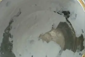 担忧！自来水烧开后有白色沉淀物！到底能不能喝？视频封面