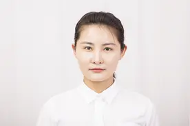 下巴上的白色颗粒，十人里九人都曾有，你知道是什么原因吗？视频封面