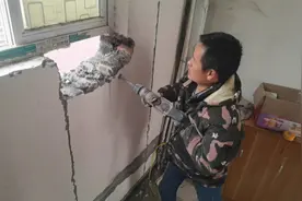 窗户改成门口，小活不大找人干要价五百，自己动手砸了一上午视频封面