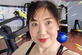 美背肌肉让你抬头挺胸，走路人见人夸，宽距握练习背部肌肉视频封面