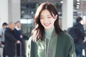 被江疏影的“抹茶绿”美到，穿上这一身气质又高级，少女感十足视频封面